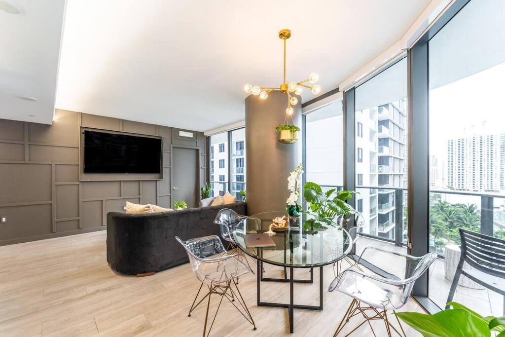 Luxurious Condo In Heart Of Brickell Маямі Екстер'єр фото